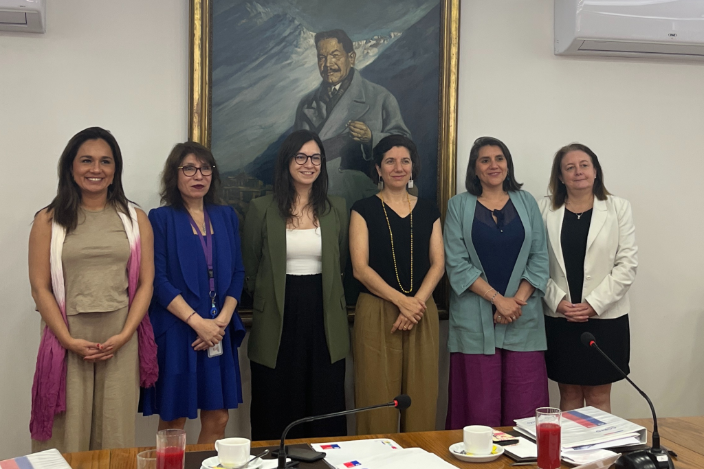 El Gobierno de Chile crea el Instituto Nacional de Asociatividad y Cooperativismo (INAC) para fortalecer el cooperativismo en el país.